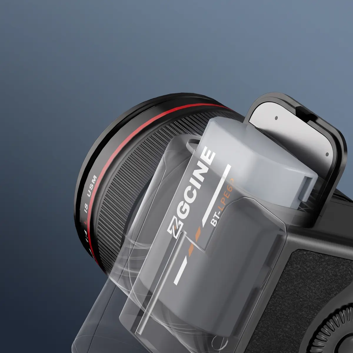 Аккумулятор ZGCINE BT-FW50 вставляется в батарейный отсек камеры Sony