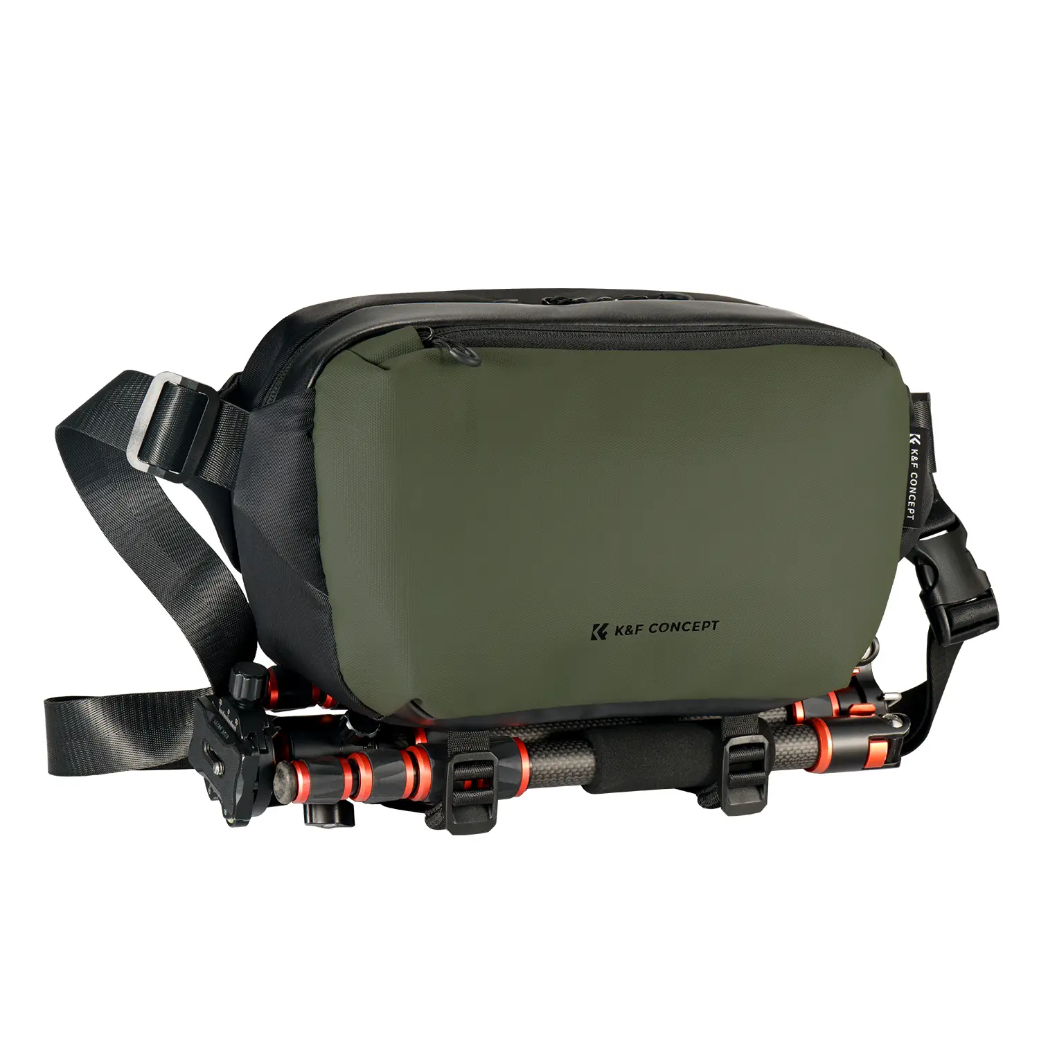 Фотосумка-слинг K&F Concept Alpha Sling 10L (KF13.157V3), чёрный с тёмно-зелёным — общий вид со штативом на нижних стропах