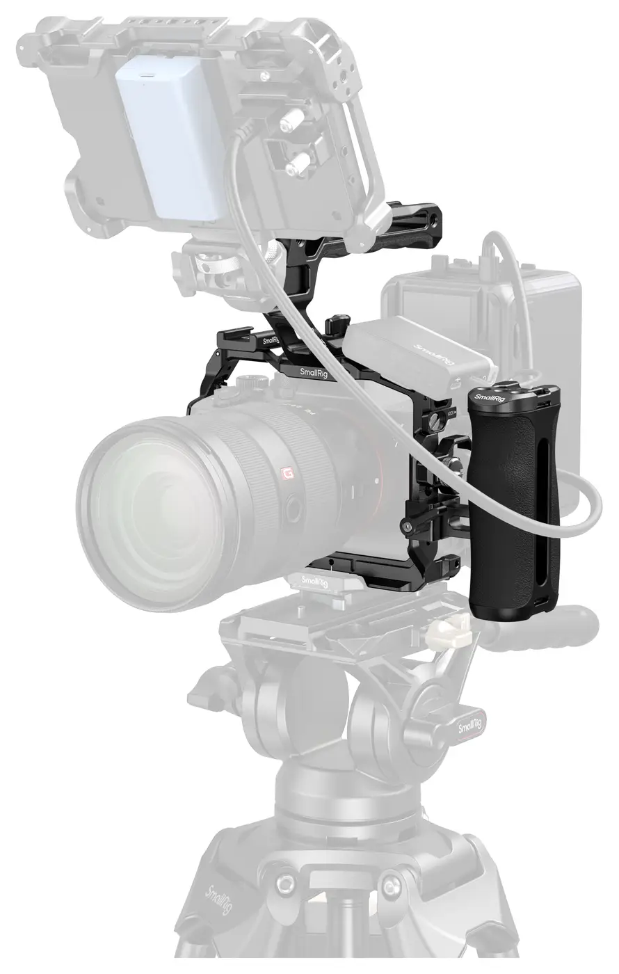 Клетка SmallRig 6704 с радиосистемой и V-Mount питанием на штативе