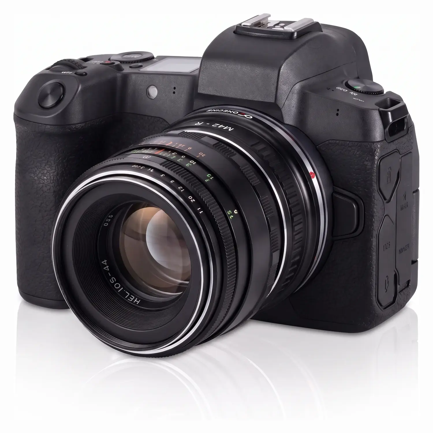 Объектив Гелиос-44 на камере Canon EOS R через переходное кольцо OneCine M42-R