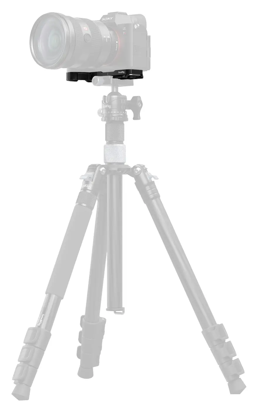 Камера Sony A7R VI с площадкой SmallRig 6705 на штативной голове Arca-Swiss