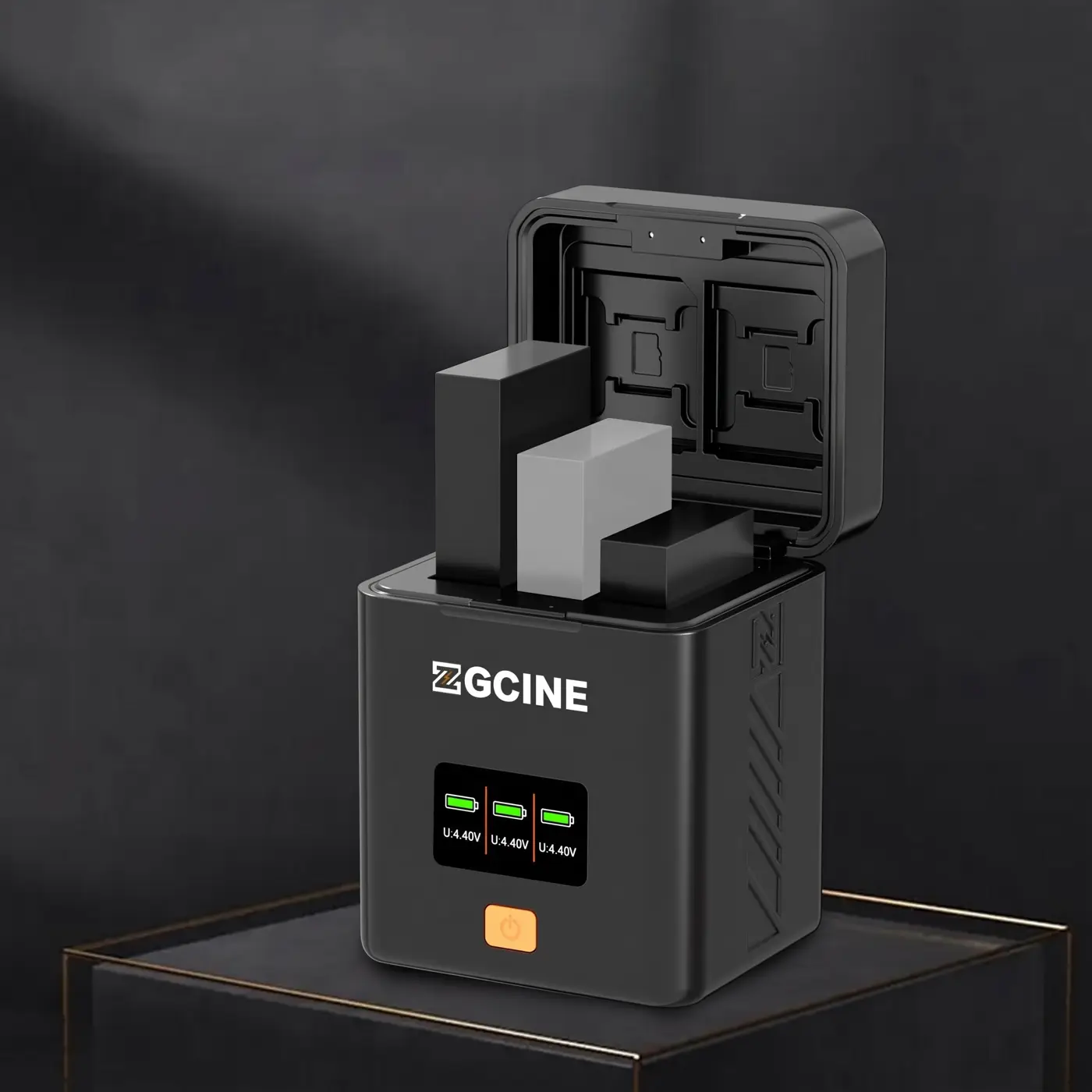 Аккумулятор GoPro вставляется в слот зарядного кейса ZGCINE PS-GP13