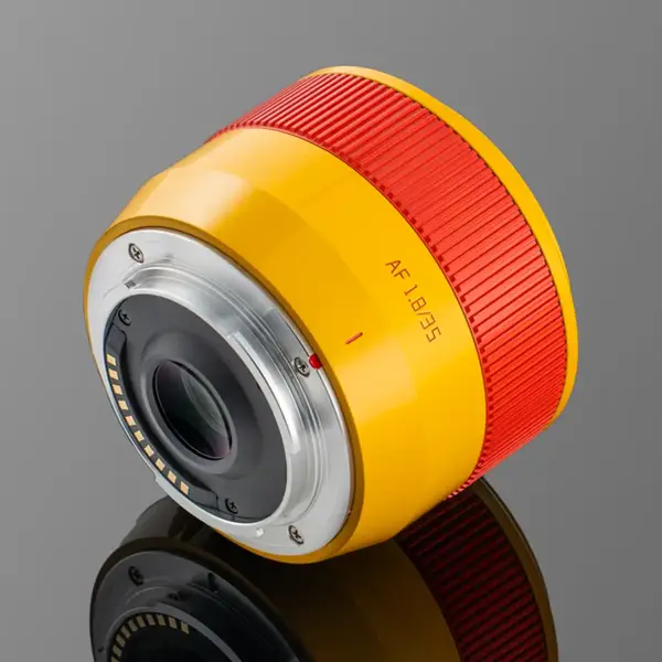 Объектив TTartisan AF 35 мм F1.8 mark II APS-C для Fuji X оранжевый