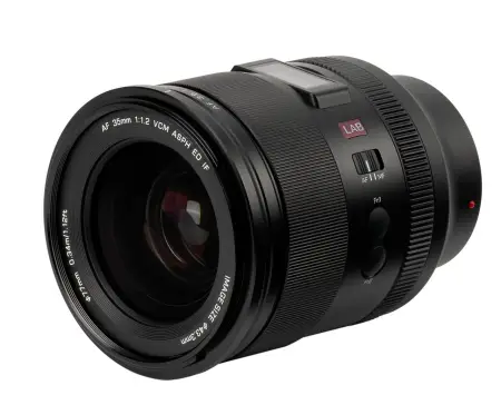 Объектив Viltrox AF 35 мм F1.2 LAB FE для Sony вид спереди