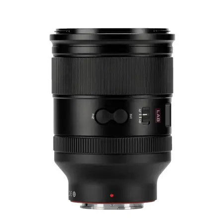 Объектив Viltrox AF 35 мм F1.2 LAB FE для Sony вид сбоку