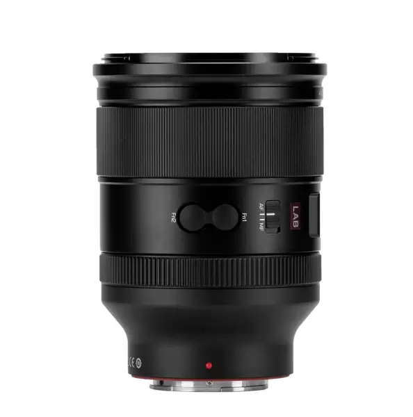 Объектив Viltrox AF 35 мм F1.2 LAB FE для Sony вид сбоку