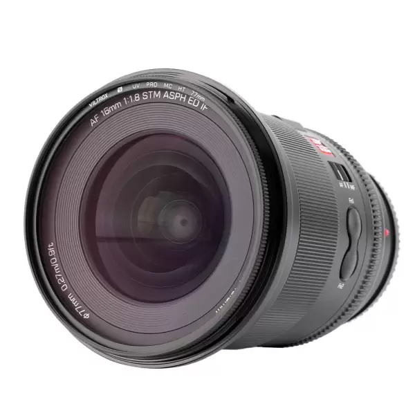 Светофильтр Viltrox MC UV 67 мм на объективе