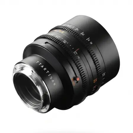 Объектив TTartisan 85 мм T2.1 Full Frame Cine Dual-Bokeh для L mount — вид сзади на байонет L mount, белый фон