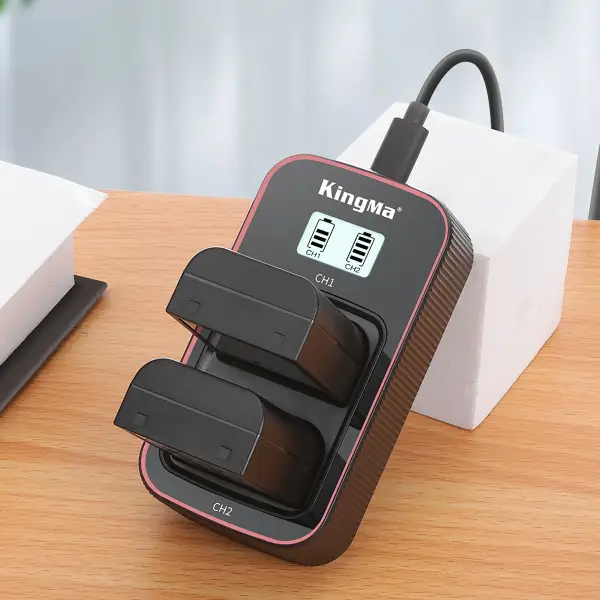 Зарядное Kingma BM058-BLX1 с двумя аккумуляторами OM System BLX-1 в слотах