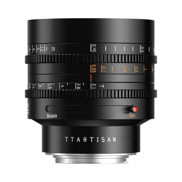Объектив TTartisan 50 мм T2.1 Full Frame Cine Dual-Bokeh для Canon EOS R — вид сбоку на белом фоне, шкалы фокуса и диафрагмы