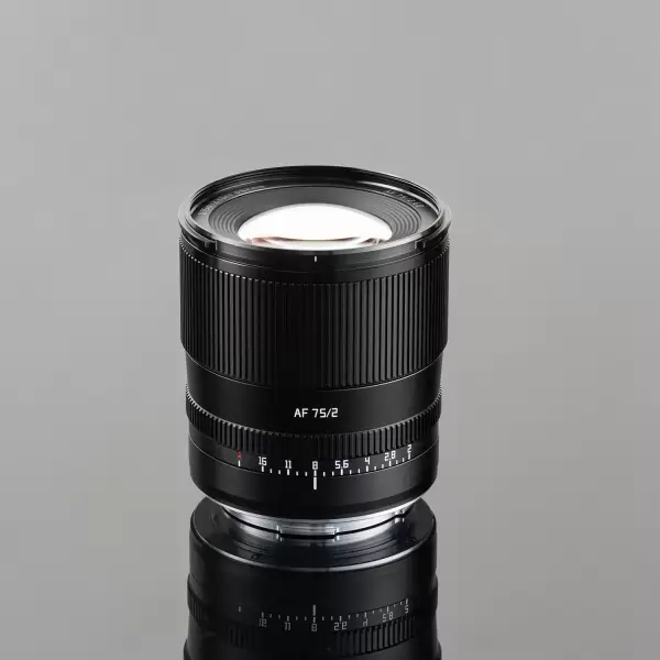 Объектив TTartisan AF 75 мм F2 для L mount Full Frame Объектив TTartisan AF 75 мм F2 для L mount Full Frame
