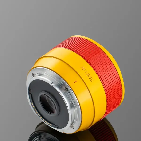 Объектив TTartisan AF 35 мм F1.8 mark II APS-C для Sony E оранжевый