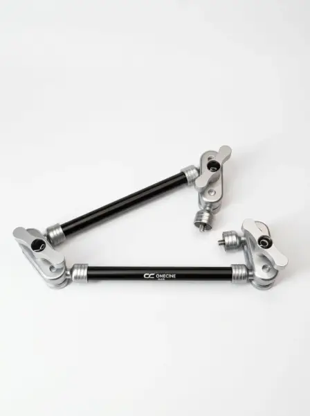 Шаровые шарниры держателя OneCine Magic Arm D56 с лого крупным планом