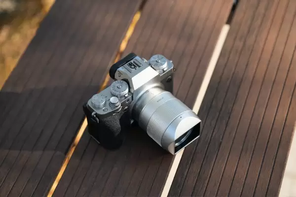 Объектив TTartisan AF 56 мм F1.8 APS-C для Nikon Z серебро Объектив TTartisan AF 56 мм F1.8 APS-C для Nikon Z серебро