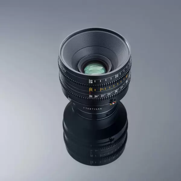 Объектив TTartisan 35 мм T2.1 Full Frame Cine Dual-Bokeh для Nikon Z Объектив TTartisan 35 мм T2.1 Full Frame Cine Dual-Bokeh для Nikon Z