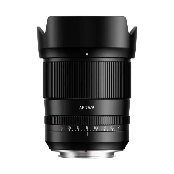 Объектив TTArtisan AF 75 мм F2 для Fuji X с установленной байонетной блендой — вид спереди