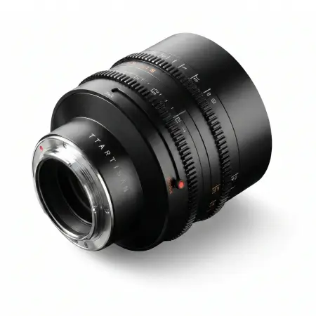 Объектив TTartisan 85 мм T2.1 Full Frame Cine Dual-Bokeh для Sony E — вид сзади на байонет Sony E, белый фон