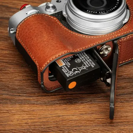 Кожаный чехол SmallRig для FUJIFILM X100VI (коричневый) 4699