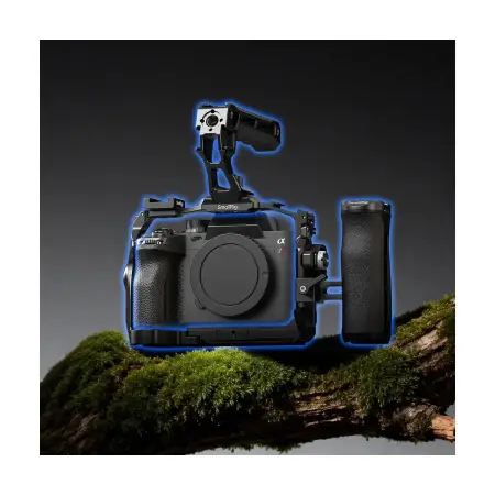 Клетка SmallRig 6704 Advanced на камере Sony A7R VI