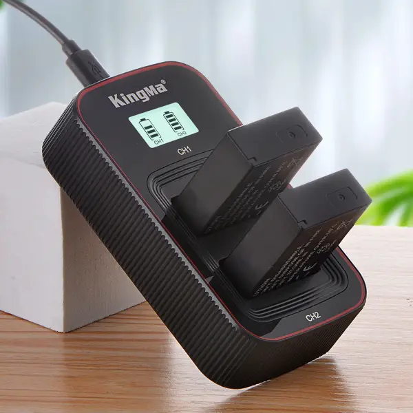 Зарядное Kingma BM058-LPE17 с двумя аккумуляторами Canon LP-E17 в слотах