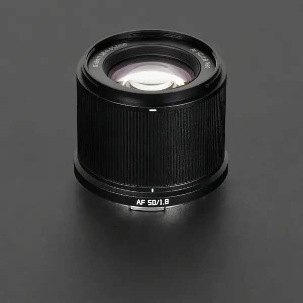 Объектив TTartisan AF 50 мм f1.8 Neo для L mount — вид спереди